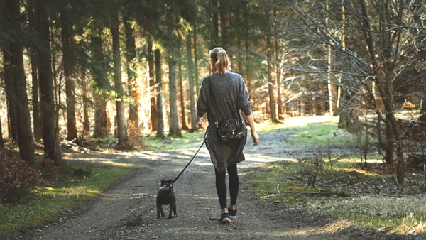 woman-walking